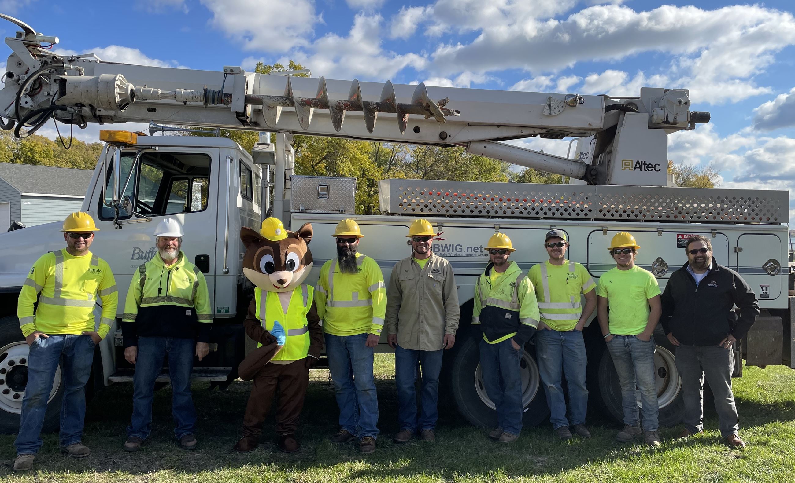 Elec crew with zappy - Cropped