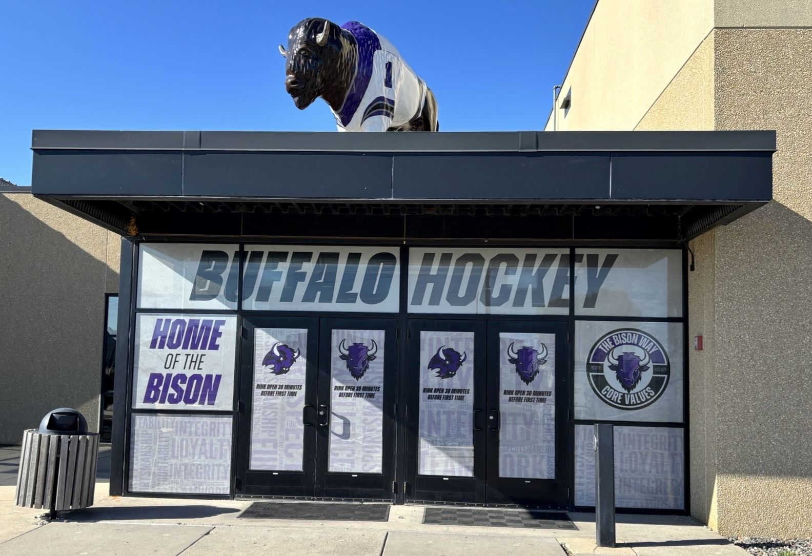 Fron Door - Wrap Cropped